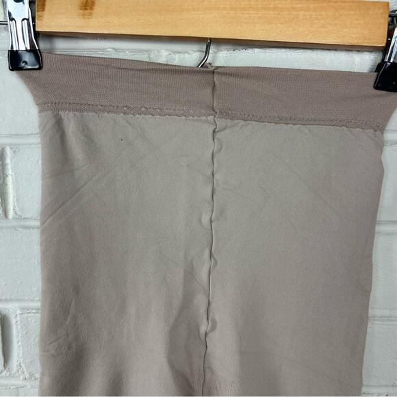 SPANX Neutral Biker Shaping Shorts Size E - Picture 3 of 8